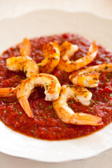 shrimp roasted with fried tomato