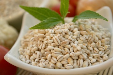 Rollgerste in einem Schälchen