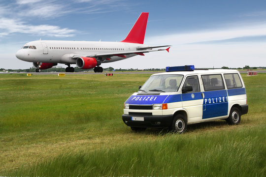 Polizei auf dem Flughafen