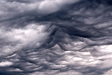 Nuages gris de tempête