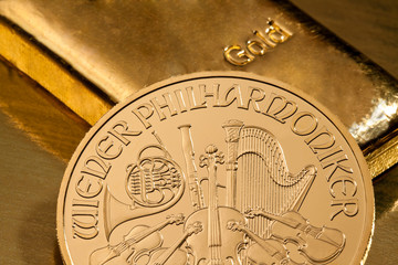 Geldanlage in echtem Gold als Goldbarren und Goldmünzen