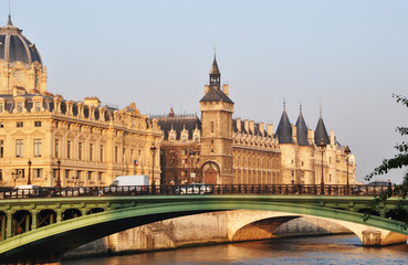 Fototapeta na wymiar Conciergerie w Paryżu