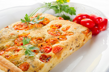 focaccia with tomatoes - focaccia con pomodorini
