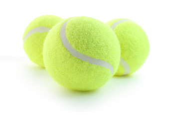 Trois balles de tennis