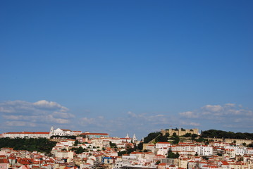 Obraz premium Lisbon cityscape with Sao Jorge Castle and Graça Church