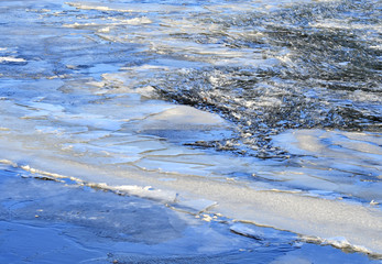 Cracked ice float