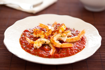 shrimp roasted with fried tomato