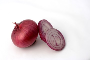 un oignon et 2 rondelles © helenedevun
