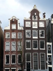 Fototapeta premium Old 17th and 18th century houses along the canals in Amsterdam