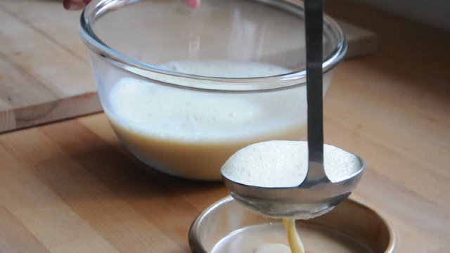 Verser la cr&egrave;me