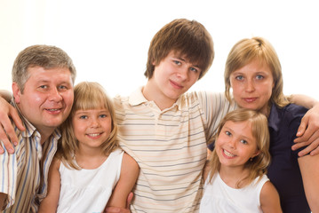 Fototapeta na wymiar portrait of a happy family of five