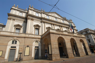 Fototapeta na wymiar Teatr La Scala, Mediolan