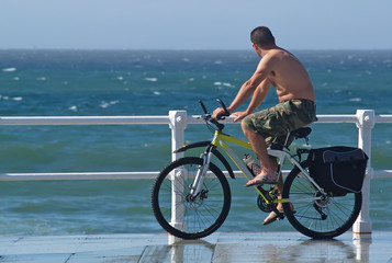 Fototapeta premium Joven en bicicleta