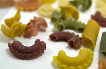 pâtes multicolores