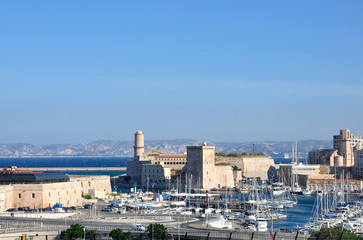 Fototapeta na wymiar Marseille, vieux-port 7