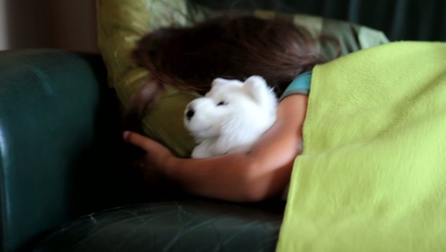 s'endormir avec une peluche