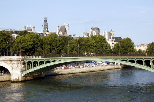 puente en paris