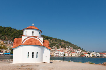 Fototapeta na wymiar Typical Greek chapel