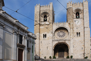 Fototapeta na wymiar Cathedral in Lisbon