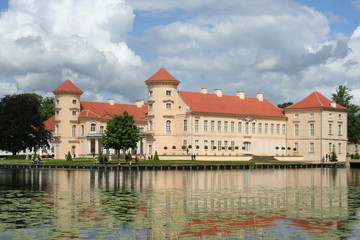 Fototapeta na wymiar Pałac Rheinsberg w Niemczech