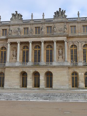 Fototapeta na wymiar Château de Versailles en hiver