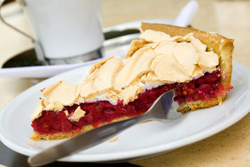 Johannisbeerkuchen mit Cappuccino