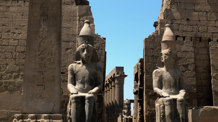 Fototapeta na wymiar Egipskie posągi