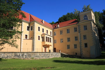 Fototapeta na wymiar Castle in Trzebieszowice, Poland