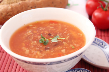 Sauer-Scharf-Suppe