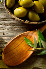 olive oil over spoon - olio su cucchiaio