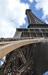 Eiffelturm schräg