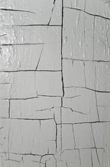 Holzmaserung mit Lackresten