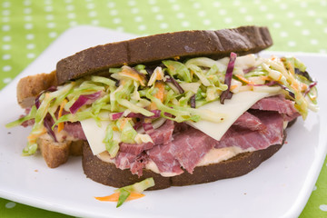 Reuben Sandwich With Coleslaw