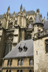 Obraz premium france,amiens,cathéfrâle : façade sud, chevet ,sacristie