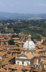 Fototapeta na wymiar View of the rooftops in Siena,Italy