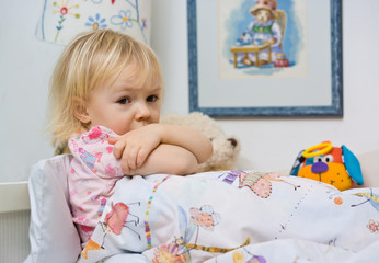 little girl in bed © mbt_studio