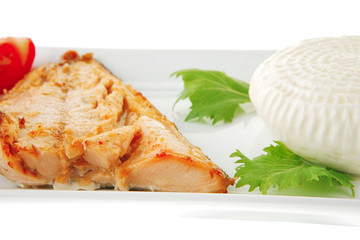 grilled salmon and tomatoes