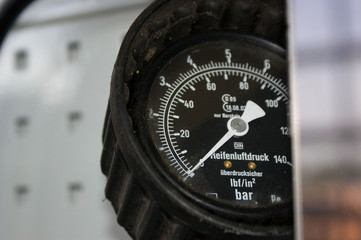 Luftdruckmesser