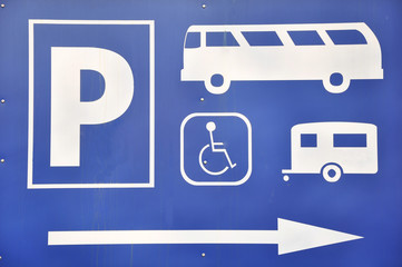 Parkplatz für Busse und Wohnwagen