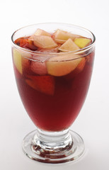 Sangria con frutta e ghiaccio