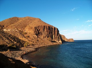 Acantilado con diyuncion columnar