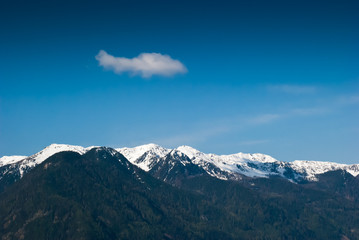 Berge und Wolken