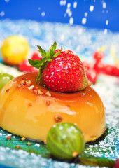 Panna Cotta im Puderzuckerregen