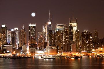 Naklejka premium The Mid-town Manhattan Skyline