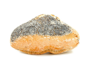 petit pain céréales sur fond blanc