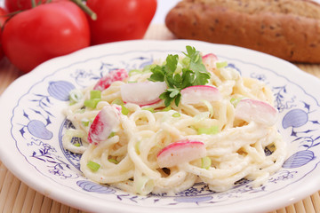 Nudelsalat mit Radieschen