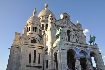 Fototapeta na wymiar Sacré-Cœur de Montmartre