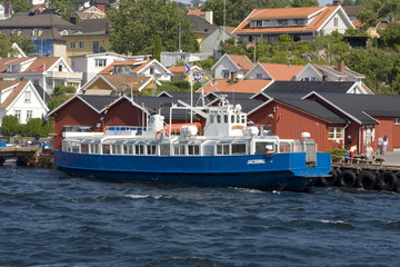 Fototapeta na wymiar Ferry in the harbour