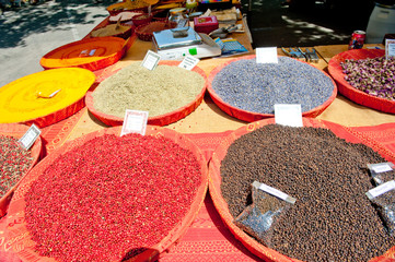 Arles, scène de marché
