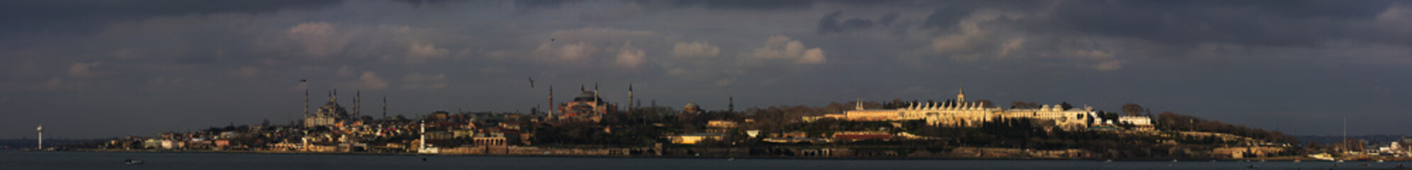 Fototapeta na wymiar The Historical Peninsula of Istanbul